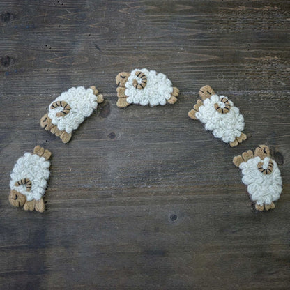 Accessoires photo nouveau-né en laine – Décor laineux pour shooting naissance