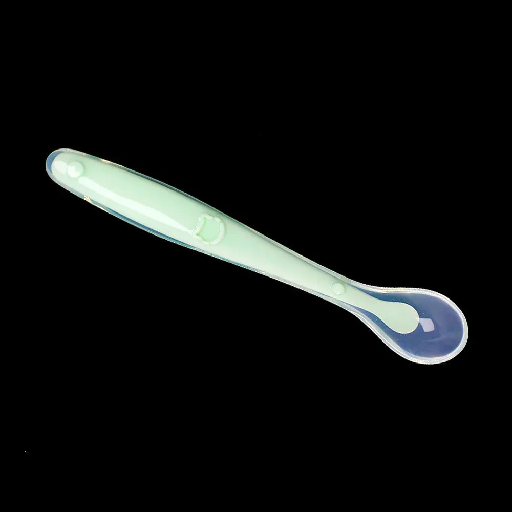Cuillère bébé souple en silicone – Douce et sécurisée pour les premiers repas