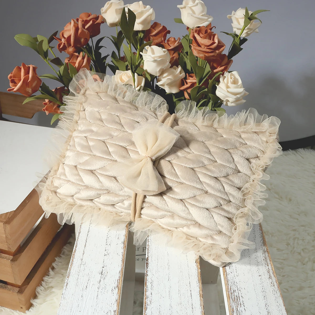 Tenue photo nouveau-né fille – Ensemble dentelle avec bandeau et oreiller