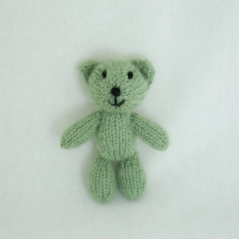 Ourson tricoté en mohair – Accessoire photo nouveau-né fait main
