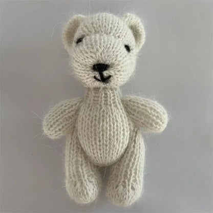 Ourson tricoté en mohair – Accessoire photo nouveau-né fait main