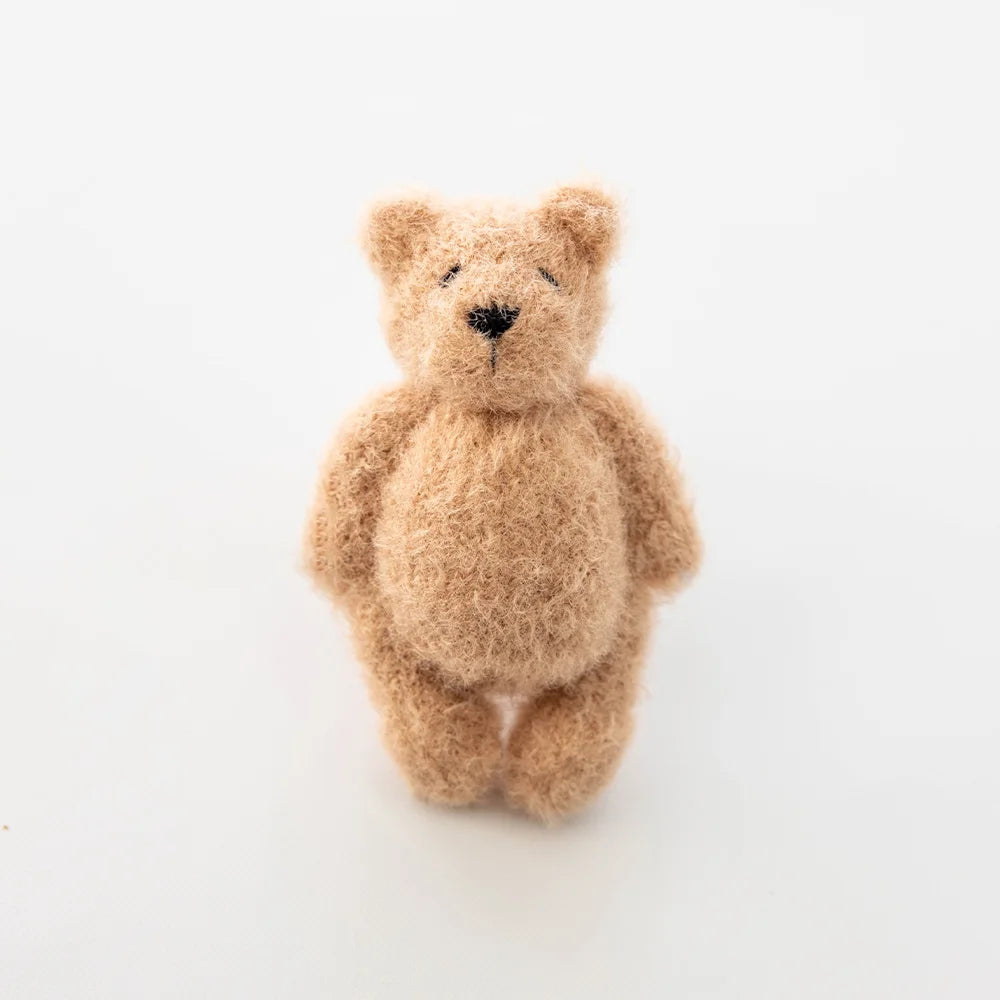 Ourson tricoté fait main – Accessoire photo nouveau-né en mohair