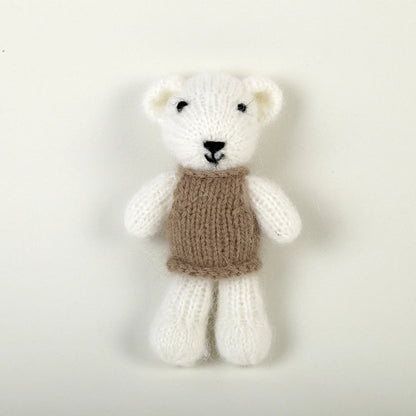 Ourson tricoté en mohair – Accessoire photo nouveau-né fait main