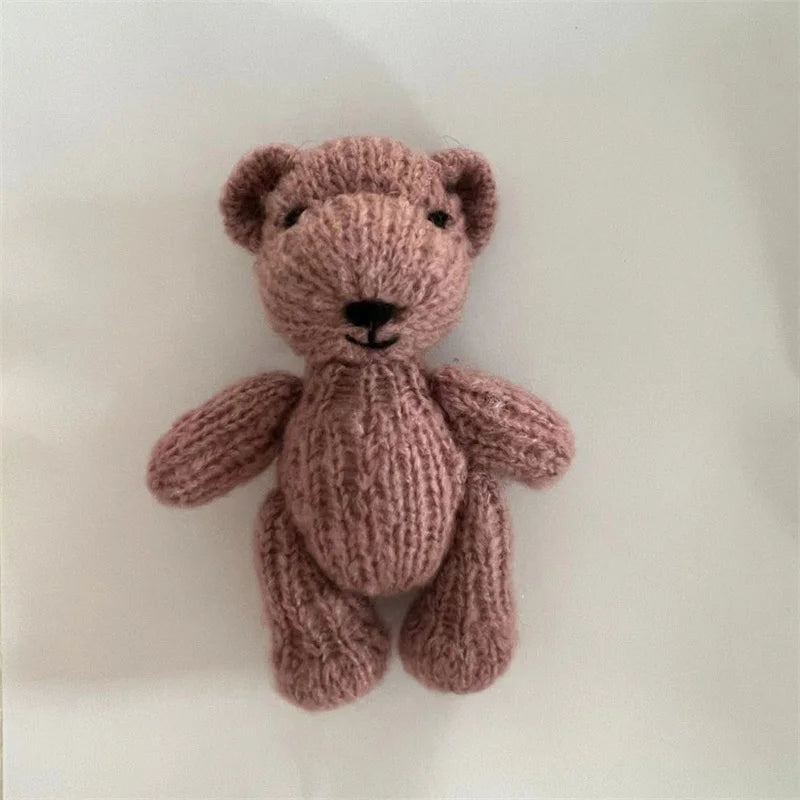 Ourson tricoté en mohair – Accessoire photo nouveau-né fait main