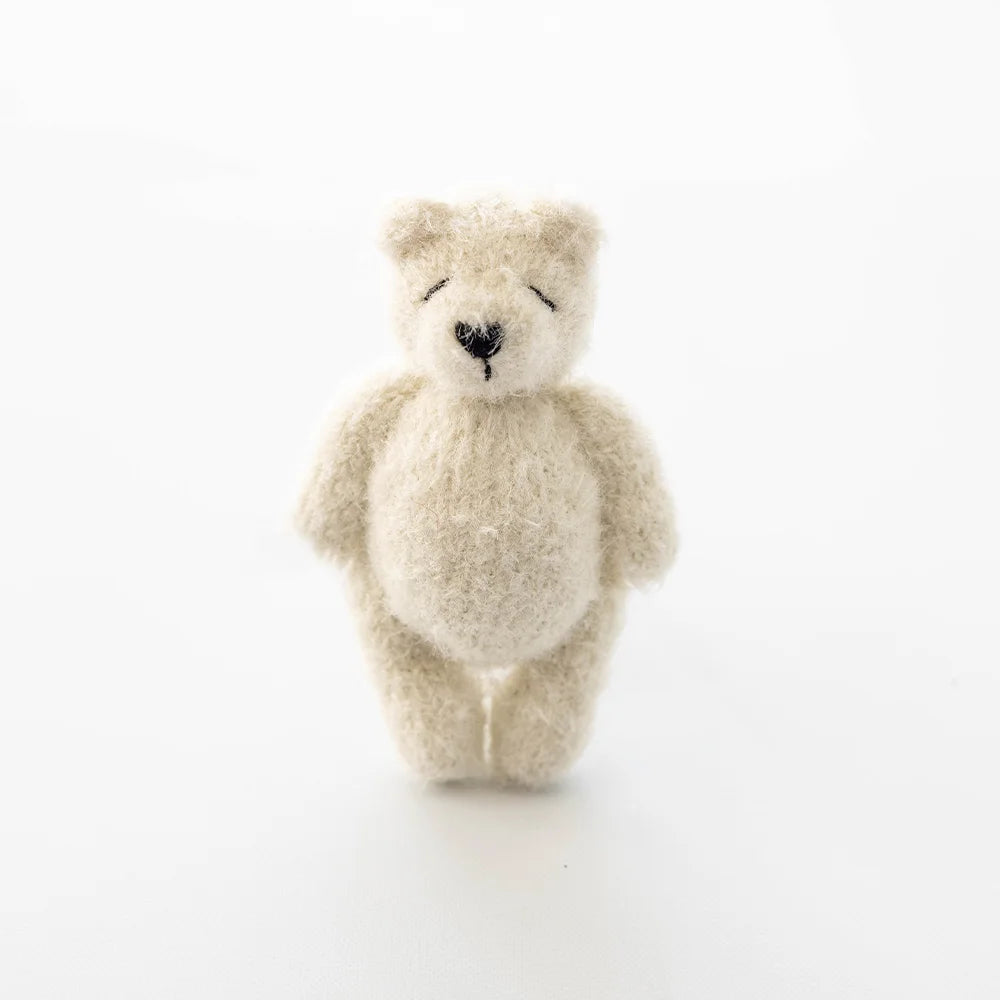 Ourson tricoté fait main – Accessoire photo nouveau-né en mohair